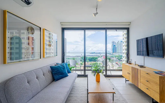 w Majestic 1BR w Stunning Balcony View