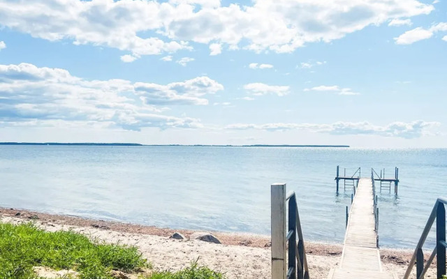 Cozy Summer House Near Ore Strand