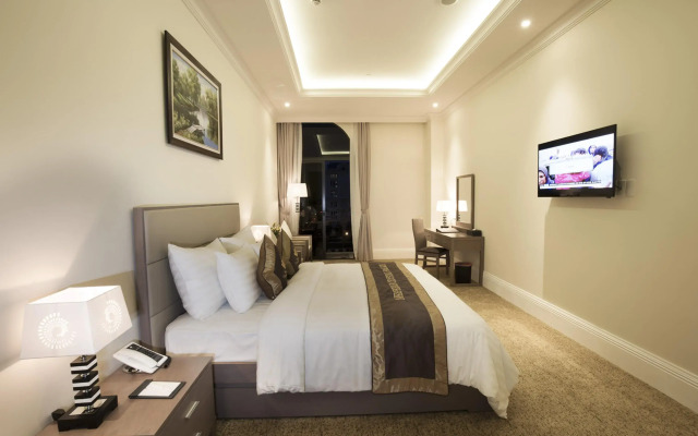 MerPerle Crystal Palace Hotel