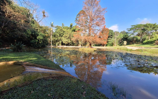 Studio 4 Churchill Lane Apartment