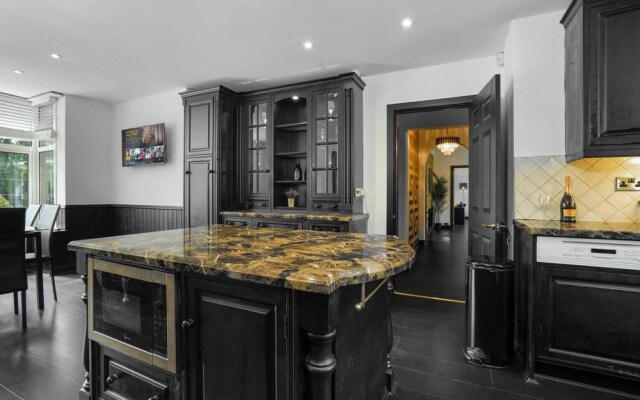 Luxury Designer Mansion in West Midlands Countryside