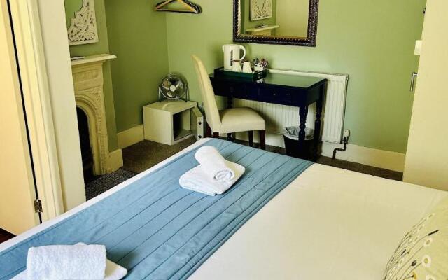 Guestling Hall Hotel
