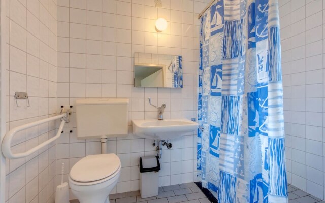 Tidy Bungalow With Microwave, 3 km. From Renesse and Beach