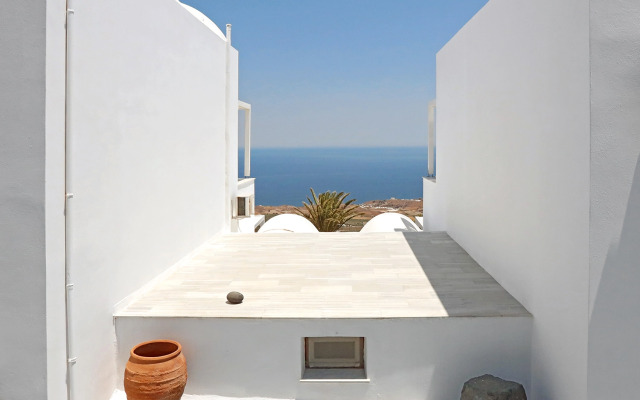 Phaos Santorini Suites