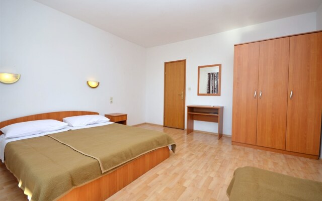 Apartments and Rooms Gordana