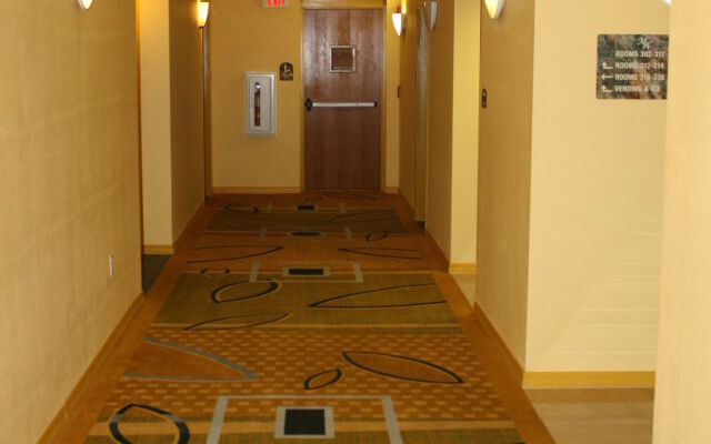 Marble Waters Hotel & Suites, Trademark by Wyndham