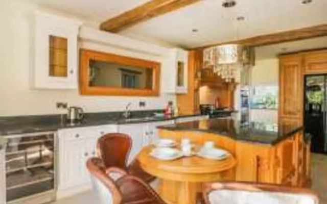 Meagill Farmhouse, hot Tub, bbq hut