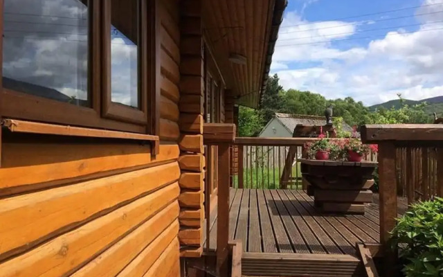 Glenmhor Log Cabin