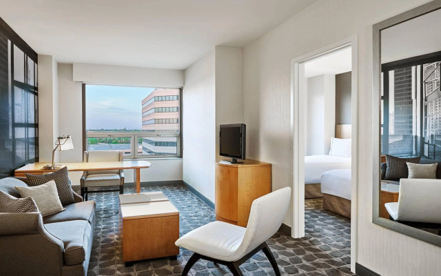Renaissance Chicago O'Hare Suites Hotel