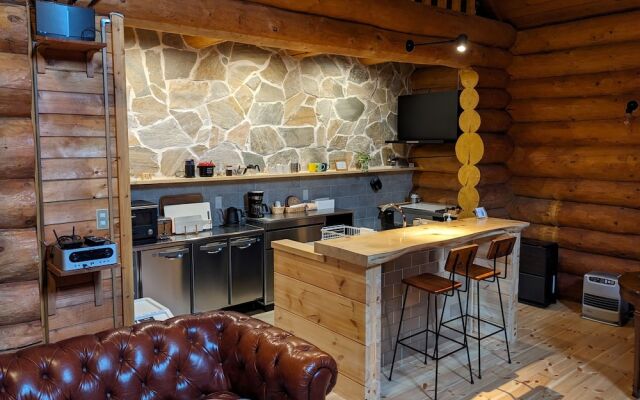 Log cabin rental & Finland Sauna Step House