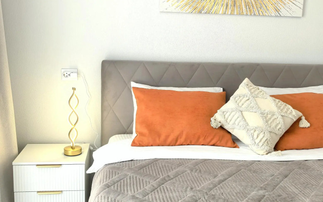 Apartment on 3b Montclair Street