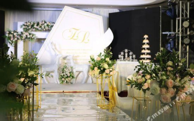 Huaxi Garden Hotel (Qingdao Liuting Airport)