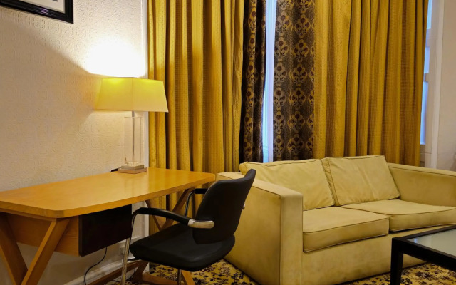 Crown Hotel Stone