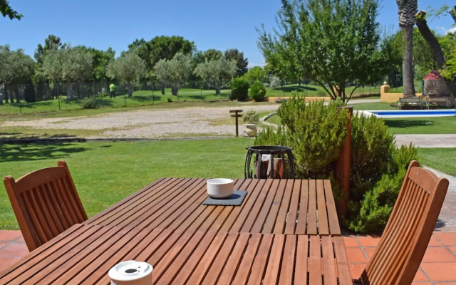 Masia Ca La Caputxeta & Golf