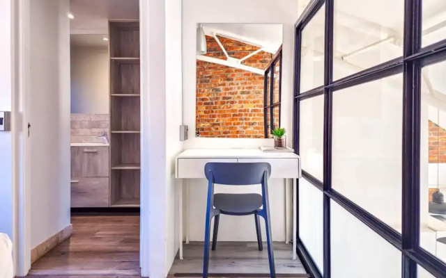 Elegant Sea Point Retreat Splendid Views Wifi