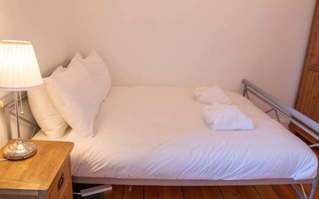 2 Bedroom Property near Old Town & Grassmarket