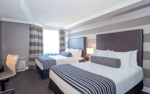 Sandman Signature Mississauga Hotel