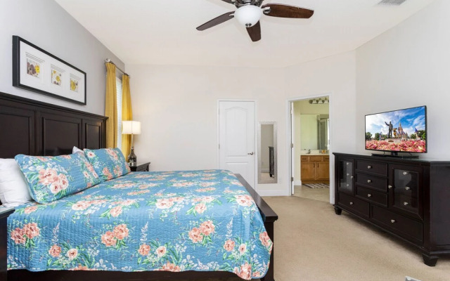 Gorgeous 4Bd with Pool @ 4072 Solterra Resort