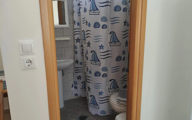 Nikos 2 Studios & Apartments