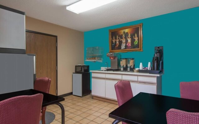 Knights Inn Wentzville