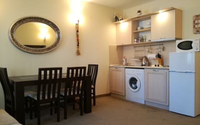 Apartment with Kitchen