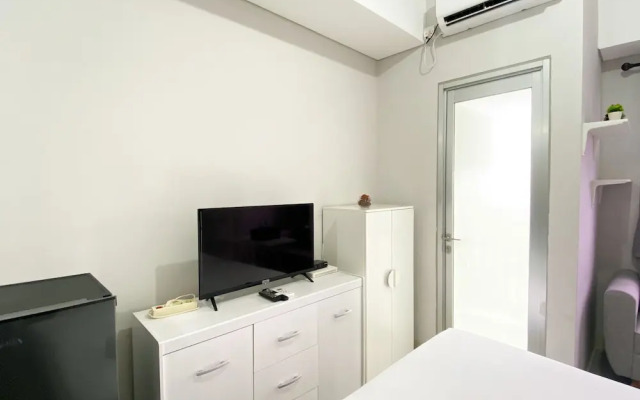 Homey And Warm Studio Transpark Juanda Bekasi Timur Apartment