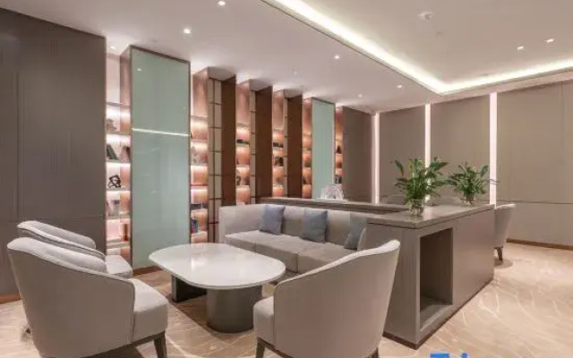 World Hotel (Qingdao Stone Old Beach International Convention and Exhibition Center)