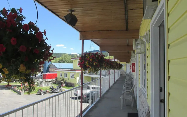 Travellers Motel