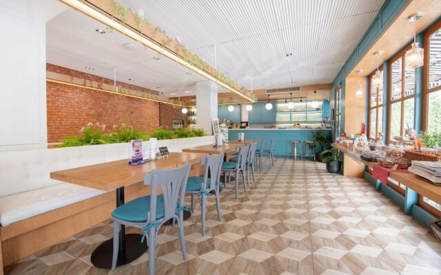 Blooming Hill Boutique Suites