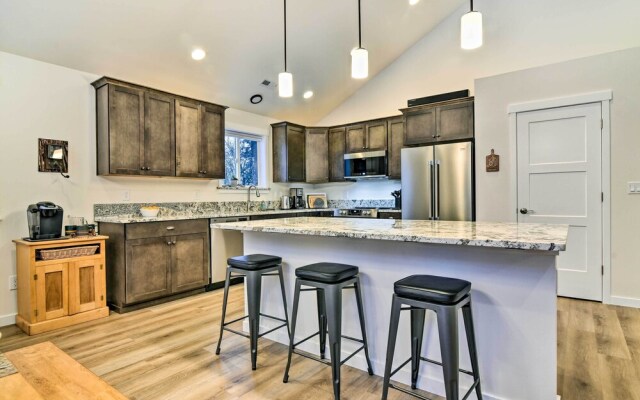 Family-friendly Packwood Retreat w/ Deck!