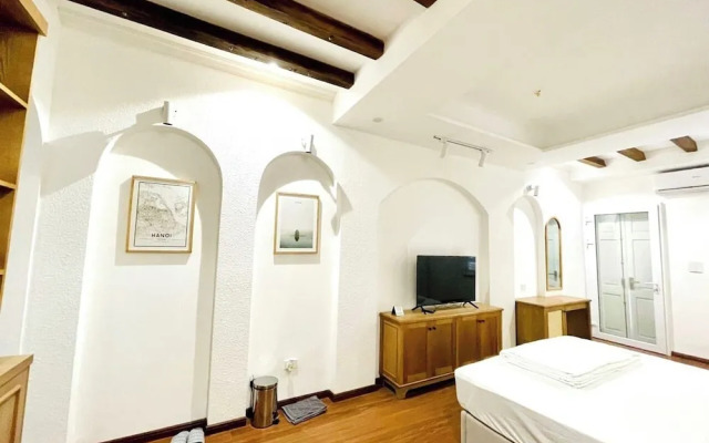 2 mins to Ho Guom LA MANDARINA HOTEL