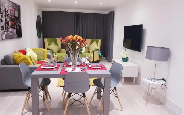 Chiswick Park Apartments, Chiswick, West London