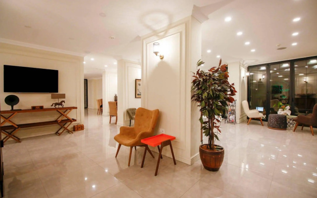 Aurasia Beach Hotel