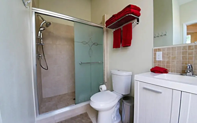 Beautiful 5/5 Bedroom Home!!!