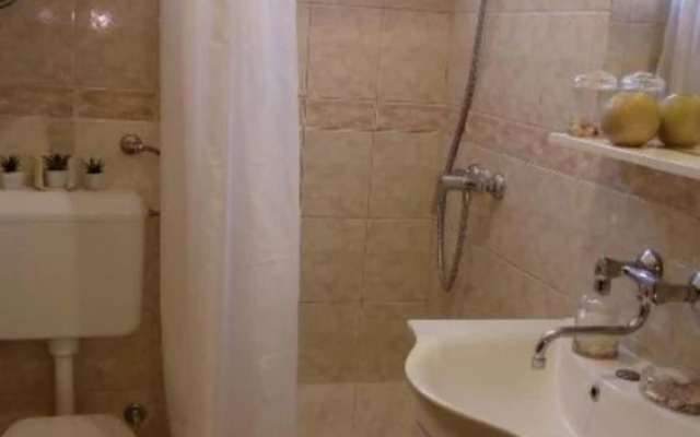 Jadranka - Free Parking and Grill - A2-blue