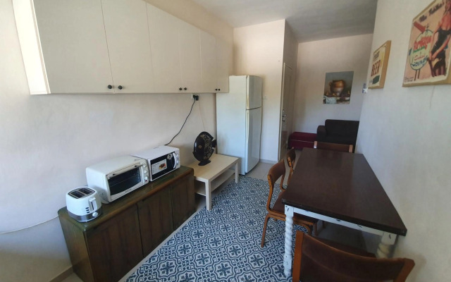 3 Stairs Only to Cozy Flat on Hillel st