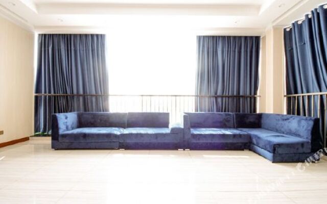 Golden Holiday Hotel