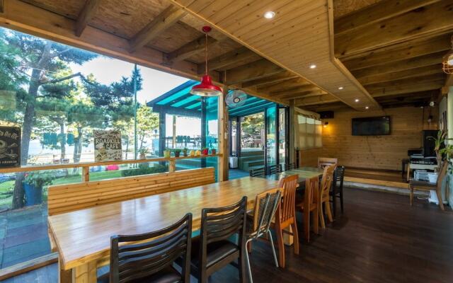 8PM Party Guesthouse Seongsan-Hostel