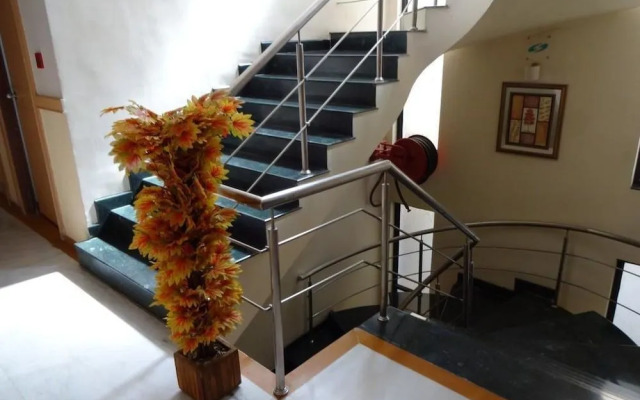 Capital O 37664 Hotel Grand Plaza