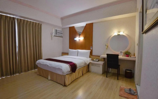 Green Yard Business Hotel