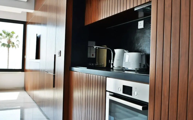 Phaedrus Living Seaview Luxury Marina Court 213