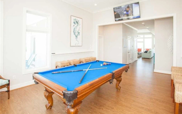 Blue Horizon - 10 Br Home