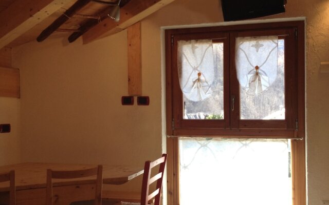 Chiesa In Valmalenco Casa In Borgo