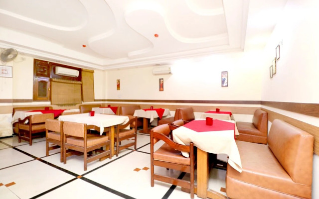 OYO 43237 Hotel Park Inn