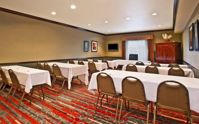 Holiday Inn Express Hotel & Suites Columbus-Groveport by IHG