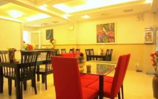 Gold Lion Hotel