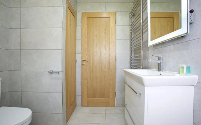 LOCH TAY HIGHLAND LODGES and GLAMPING PARK