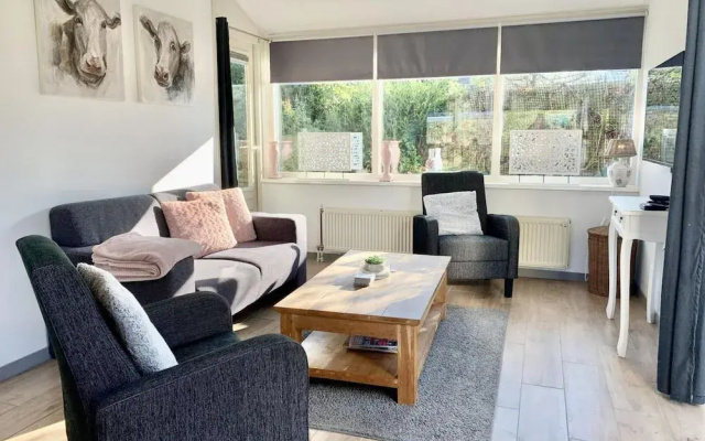 Renovated Bungalow With Garden