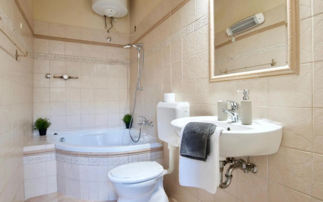 Standard Apartment by Hi5 - Nyugati square