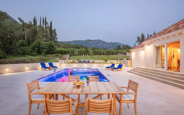 Villa Doline